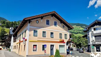 Expose Mehrparteienhaus mit Geschäftsfläche