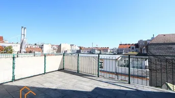 Expose 1070/1080: 24 m2 Sonnen-Terrasse mit Ausblick im Biedermeier-Altbau ++ 4 Zimmer-Wohnung + Terrasse + alles auf gleicher Ebene ++