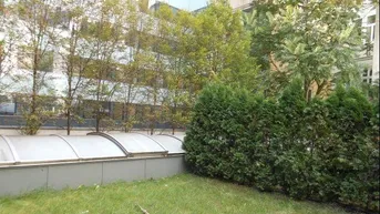 Expose SOFORTBEZUG mit Terrasse, Eigengarten und Garagenplatz, VOLLMÖBLIERTE SPITZENNEUBAUWOHNUNG