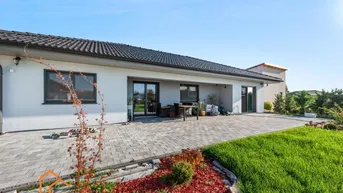 Expose Frühling im eigenen Garten + ein leistbarer Traum! Einfamilienhaus mit Top-Haustechnik + 3 Garagen - Einziehen und genießen!