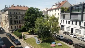 Expose ***Beim Leon-Askin-Park:helle 2-Zimmer-Wohnung mit separater Kueche***