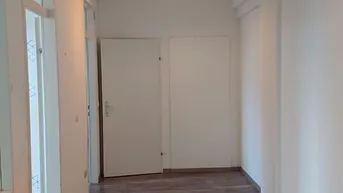 Expose BÜRORÄUMLICHKEITEN ** NÄHE U3/U4 ** Branchenfrei**