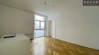 Expose / 3 ZIMMER / GUT AUFGETEILT / IN DEN INNENHOF AUSGERICHTET / AB SOFORT VERFÜGBAR / UNBEFRISTET / 1 MONAT MIETFREI