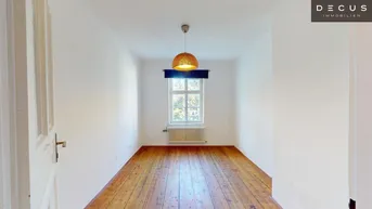Expose | ZAUBERHAFTE 2 ZIMMER-WOHNUNG IM ALTBAU | 49m² | IDEAL FÜR PÄRCHEN, SINGLES ODER STUDENTEN | MIT BLICK INS GRÜNE | 3.OG | TOP LAGE NÄHE UNI &amp; GEIDORFPLATZ