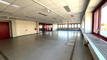 Expose + + + BETRIEBSOBJEKT KNOTEN INZERSDORF + + + EG-BÜRO ca. 180 m² + + + bis Jänner 2028