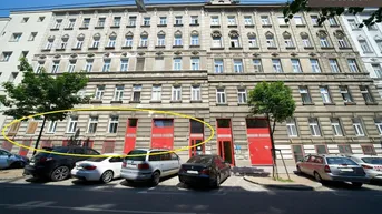 Expose + + + NÄHE MATZLEINSDORFERPLATZ + + + unsanierte EG-Fläche mit Straßenzugang + + +