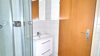 Expose | MÖBLIERTE &amp; HELLE KLEINWOHNUNG | 1 ZIMMER inkl. MINI-KÜCHE | 2. OBERGESCHOSS | CA. 27m²