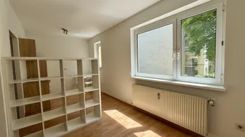 Expose | CHARMANTE 1-ZIMMER-WOHNUNG | HELL &amp; GEMÜTLICH | 1. OBERGESCHOSS | IM GRÜNEN UND DOCH IN DER STADT