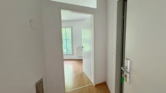 Expose | KLEINE TRAUMWOHNUNG | 1 ZIMMER | GRÜNBLICK | 3. OBERGESCHOSS | IDEAL FÜR SINGLES ODER STUDENTEN