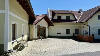 Expose Idyllisches Mehrfamilienhaus mit Werkstatt und Nebengebäuden