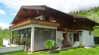 Expose Familienhaus mit Panoramablick!