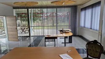 Expose Büroräume mit Lagerfläche, Terrasse und Parkplätzen!