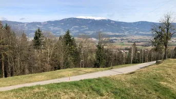 Expose GRUNDSTÜCK IN HANGLAGE MIT FANTASTISCHEN AUSBLICK - KEINE BAUVERPFLICHTUNG !