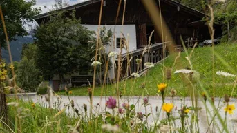 Expose Ein Stück Tiroler Geschichte: 300 Jahre altes Bauernhaus in sonniger Lage