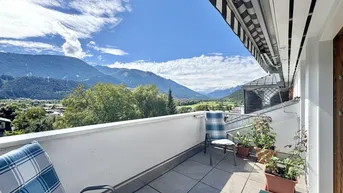 Expose Hochwertig teilsanierte 3-Zimmer-Dachgeschosswohnung, mit Balkon und Doppelgarage!