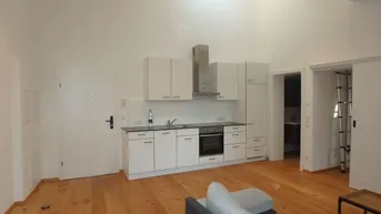 Expose NEUWERTIGE DACHGESCHOSSWOHNUNG MIT GEMEINSCHAFTSTERRASS NÄHE DPU ZU VERMIETEN (MIT KLIMA-ANLAGE ! )