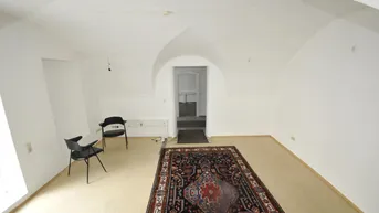 Expose Großzügig geschnittene Büro- oder Praxiseinheit - Nahe der Innenstadt