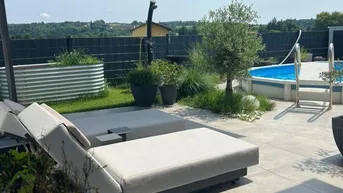Expose Fernitz-Mellach - Traumhaus in schöner sonniger Lage - Doppelcarport und tolle Poolanlage - Perfekte Energieeffizienz - extrem niedrige Betriebskosten!