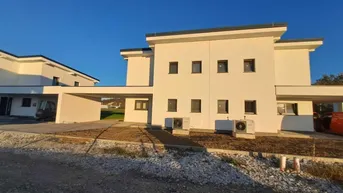 Expose Weitendorf! Hochwertige Doppelhaushälfte mit Photovoltaik und Doppelcarport!!!