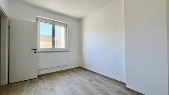 Expose Erstbezug nach hochwertiger Renovierung! 3-Zimmer-Wohnung mit Loggia in zentraler Lage