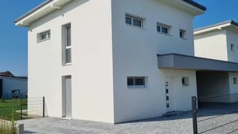 Expose Aktion - Preisreduktion! Doppelhaushälfte mit 2 Parkplätzen und großer Südterrasse!