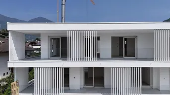 Expose B8&amp;B9 Brixen: Ihr exklusives Zuhause mit großzügigen Fenstern, modernem Komfort und großer Terrasse. Entdecken Sie Ihre 4-Zimmer-Wohnung im 2. Obergeschoss – ein Lebensraum voller Freiheit. 