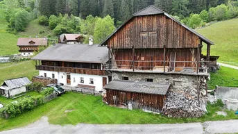 Expose Ihr Rückzugsort im malerischen Antholz Mittertal – Ein geschlossener Hof voller Freiheit, Ruhe und Potenzial.