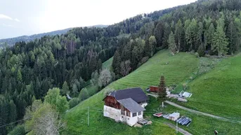 Expose Tradition trifft Freiheit – leben, wo andere Urlaub machen: auf Ihrem eigenen Hof in Olang, am Fuße des Kronplatz.