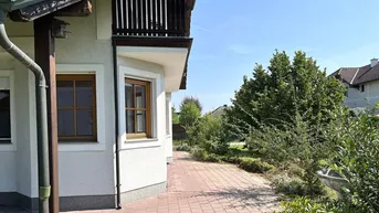 Expose Gediegenes Landhaus mit 2 Wohneinheiten