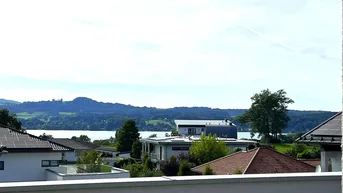 Expose Mit dem Aufzug direkt in das Penthouse - Aussicht zum Attersee