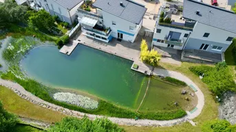 Expose Exklusive Wohnqualität: Garten, Schwimmteich, Carport &amp; PV-Anlage inklusive