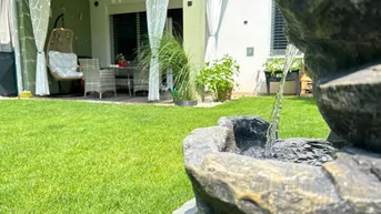 Expose GARTENWOHNTRAUM - BARRIEREFREI - SCHWIMMTEICH - CARPORT &amp; PV-ANLAGE