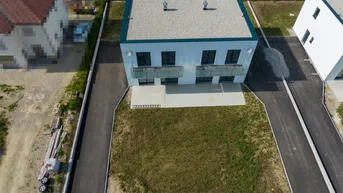 Expose Neue Doppelhaushälfte mit Carport und Garten in Neumarkt!  