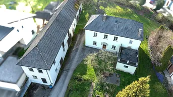 Expose Geräumiges Landhaus mit großem Nebengebäude!