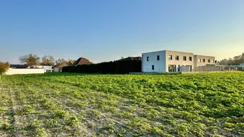 Expose ABENDSONNE, PRIVATSTRASSE, IDEALE GRÖSSE UND BEBAUBARKEIT /// tolles Baugrundstück mit perfekter Infrastruktur nahe Schlosspark