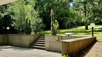 Expose REPRÄSENTATIV, SEHR PRIVAT, VOLLMÖBLIERT /// NEUBAUVILLA MIT GROSSEM GARTEN IN DORNBACH