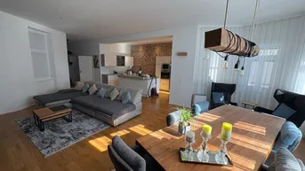 Expose Perfekte Familienwohnung mit sehr gemütlicher Wohnküche, hofseitigen Schlafzimmern, Balkon und Loggia