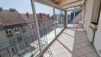 Expose Wohnung mit ca. 75 m2 Wohnfläche plus WINTERGARTEN und Terrassen auf Wohnebene in OST/WEST Ausrichtung
