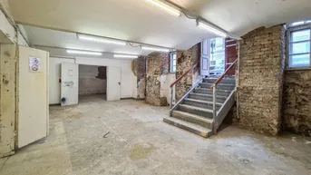 Expose AUS ALT MACH' NEU. Atelier im begehrten Dritten.
