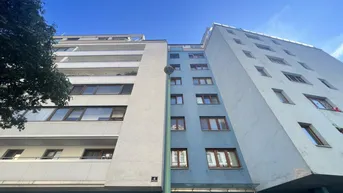 Expose *Sanierungsbedürftiger Singlehit in Ruhelage mit Loggia bei U6 Dresdner Straße* Ab sofort verfügbar*