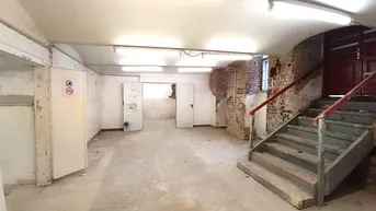 Expose Atelier/Lager in direkter Nähe zur U3 Kardinal-Nagl-Platz!