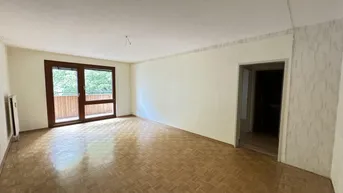 Expose *Sanierungsbedürftiger Singel- oder Pärchenhit in Ruhelage mit Loggia bei U6 Dresdner Straße* Ab sofort verfügbar*