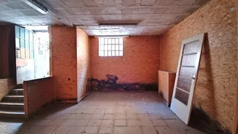 Expose Hobbywerkstatt oder Lagerfläche zum Schnäppchenpreis! Rund 29,48 m²! Zugang über den Innenhof! Nähe Familienplatz!