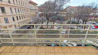 Expose WESTSEITIGE LOGGIA - Sanierungsbedürftiger Altbau im 3.Stock