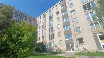 Expose 2-Zimmer Wohnung mit Weitblick und Loggia im 5. Stock mit Lift! Nähe U6 Dresdner Straße!