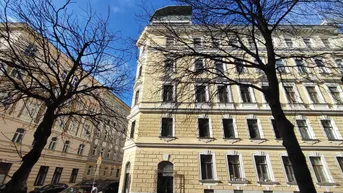 Expose SÜDSEITIG : Stilaltbau beim Walter-Beck-Platz