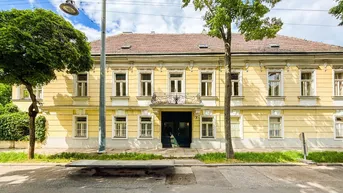 Expose Elegante Wohnung in historischer Villa mit Dachterrasse und Blick ins Grüne
