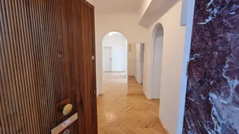 Expose WOHNUNGSPAKET IM OPERNRINGHOF // 4 WOHNEINHEITEN