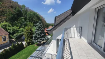 Expose PREISREDUZIERUNG 300m² Villa mit Pool in idyllischer Lage