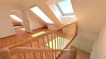 Expose Moderne Dachgeschossmaisonette mit Ausblick